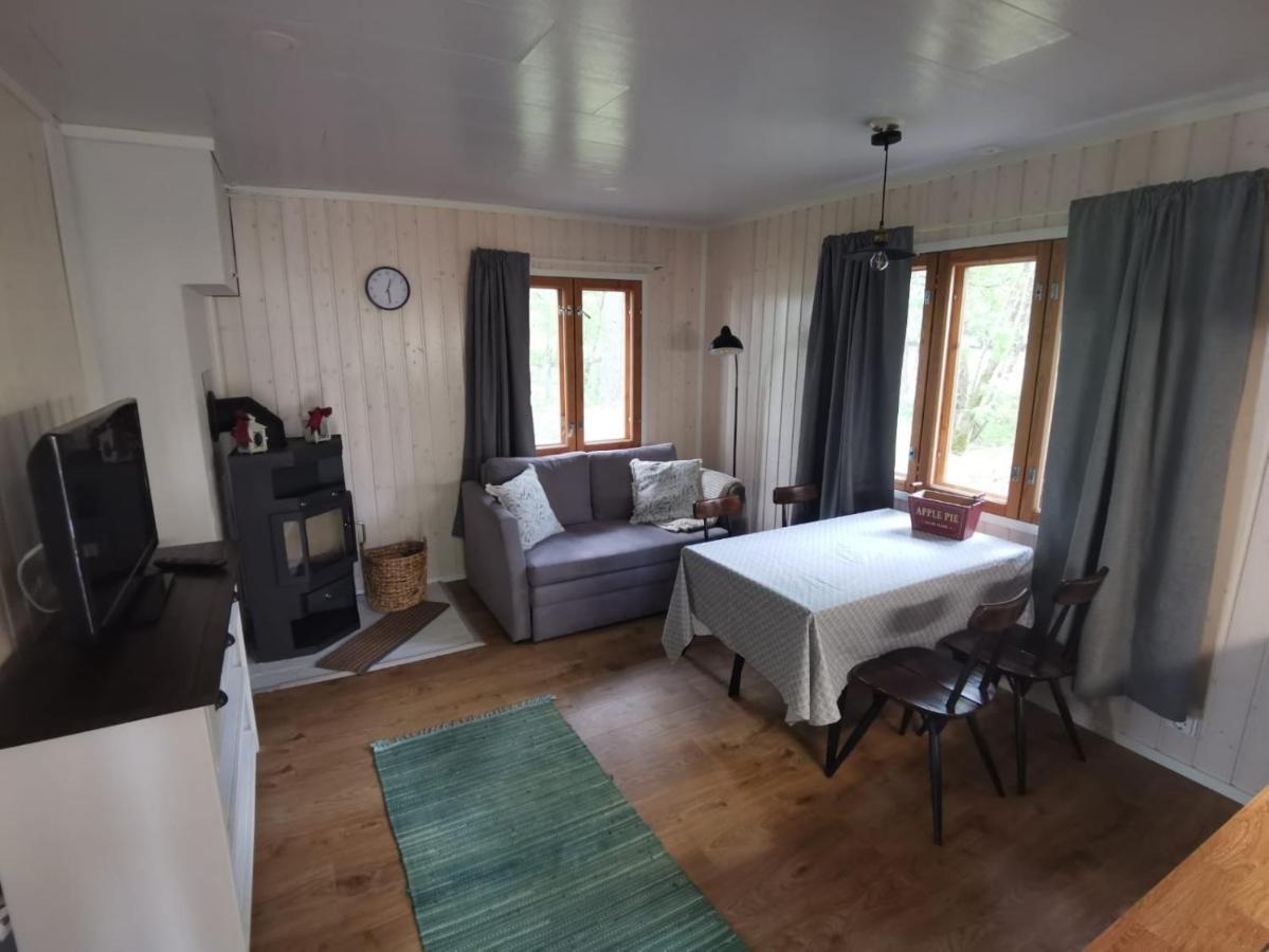 Old Finnish Lakeside Cottage With Sauna 오울루 외부 사진