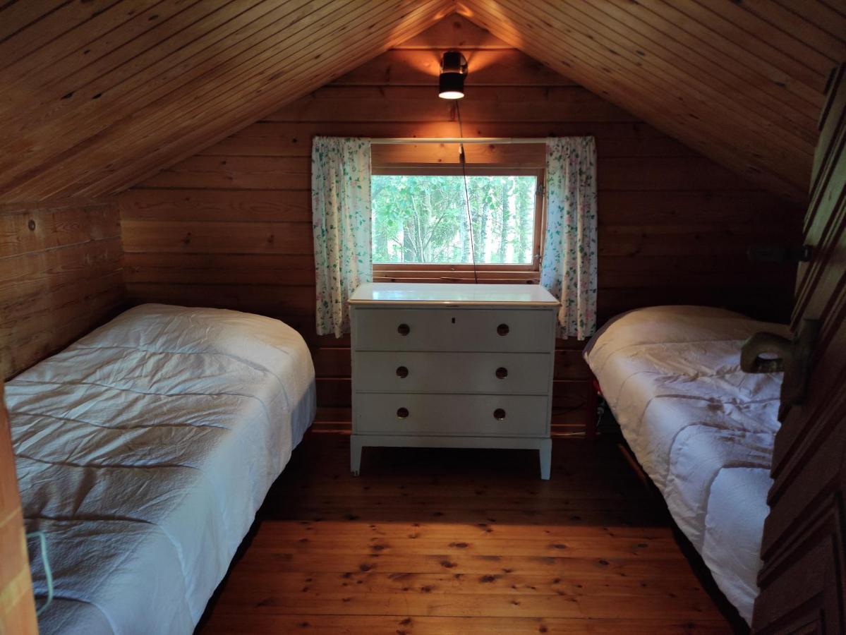 Old Finnish Lakeside Cottage With Sauna 오울루 외부 사진